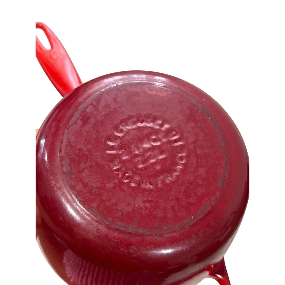 Le Creuset Signature Enameled Cast Iron Saucepan 2 1/4 Qt Cerise Red W/Lid